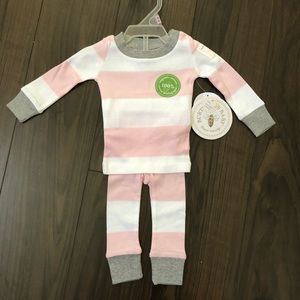 New Burt’s Bees NB newborn 2pc outfit. Organic cotton.